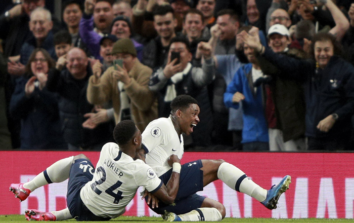 Aston Villa vs Tottenham (21h 16/2): Đ&atilde; ngh&egrave;o lại gặp eo