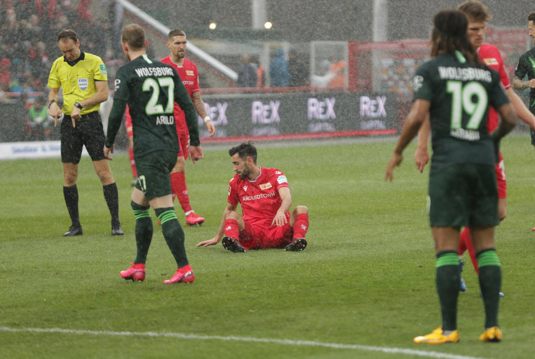 Union Berlin 2-2 Wolfsburg: Trận cầu của những t&igrave;nh huống cố định