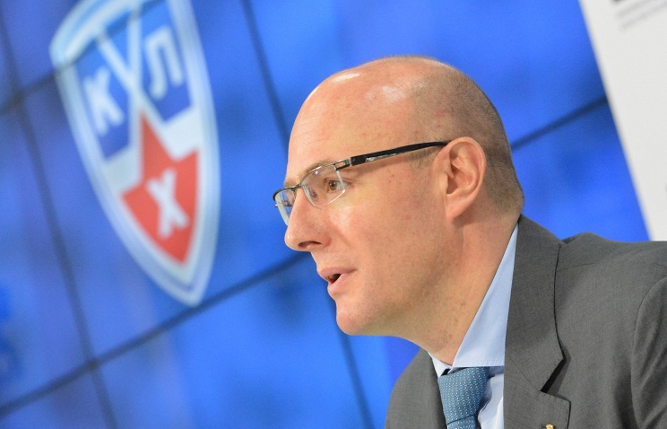 Nga l&ecirc;n phương &aacute;n giải cứu EURO 2020