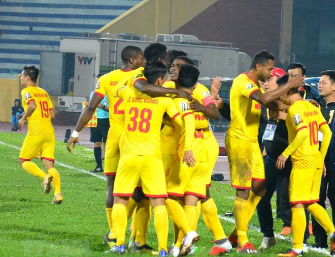 Nam Định 2-1 H&agrave; Tĩnh: Đỗ Merlo gi&uacute;p đội b&oacute;ng th&agrave;nh Nam c&oacute; 3 điểm