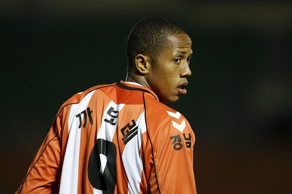 HLV Park Hang Seo gi&uacute;p đội b&oacute;ng H&agrave;n Quốc l&atilde;i 55 tỷ đồng