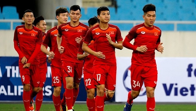 Tin tức b&oacute;ng đ&aacute; Việt Nam 18/3: Đồng đội cũ khuy&ecirc;n Văn Hậu đừng nghĩ về V.League
