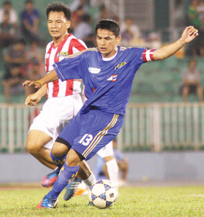 Hồng Sơn vs Kiatisak: Ai thực sự giỏi hơn?