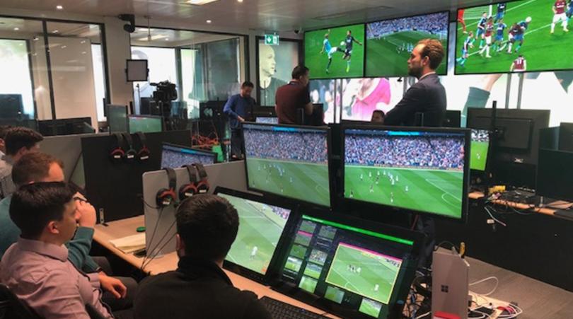 C&ocirc;ng nghệ VAR bị khai tử khi Ngoại hạng Anh trở lại?