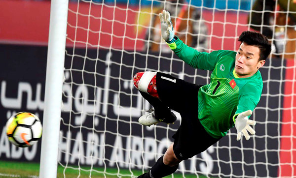 Văn L&acirc;m gặp kh&oacute;, B&ugrave;i Tiến Dũng hưởng lợi