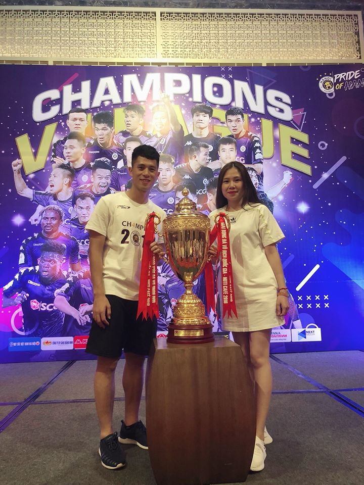 Đ&igrave;nh Trọng đốn tim fan trong sinh nhật b&ecirc;n bạn g&aacute;i l&acirc;u năm