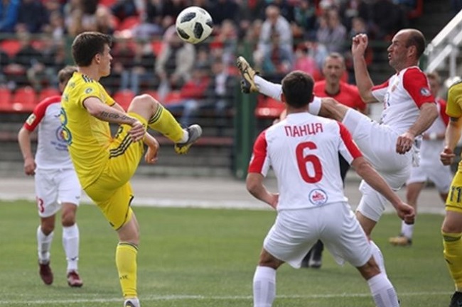 Slavia Mozyr vs BATE Borisov, 21h30 8/4: Kh&ocirc;ng để kh&aacute;ch lấn &aacute;t