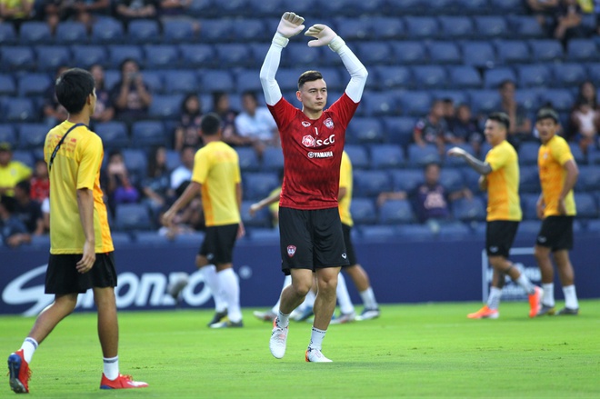 Văn L&acirc;m phải nghỉ thi đấu 6 th&aacute;ng ở Muangthong?