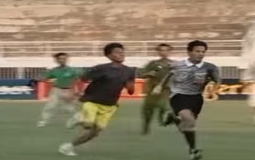 Những vụ đuổi đ&aacute;nh trọng t&agrave;i kinh điển ở V-League