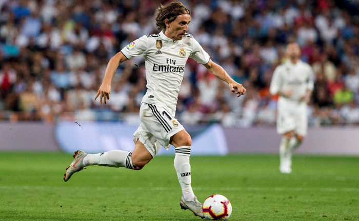 Đội h&igrave;nh 11 cầu thủ xuất sắc nhất trong lịch sử Real Madrid: Song s&aacute;t Ronaldo?