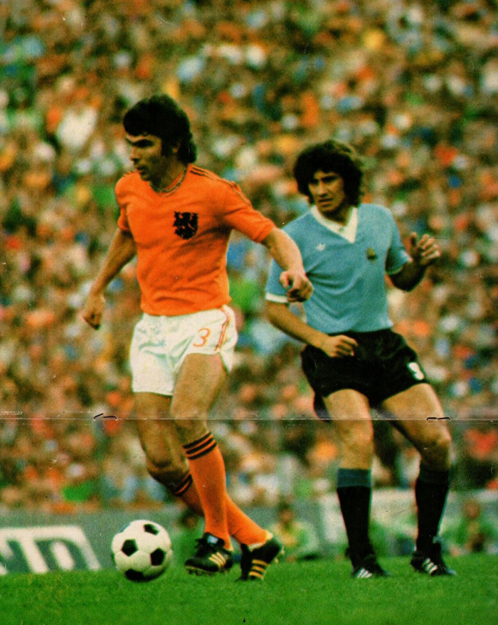 Đội h&igrave;nh 11 cầu thủ vĩ đại nhất mọi thời đại của ĐT H&agrave; Lan