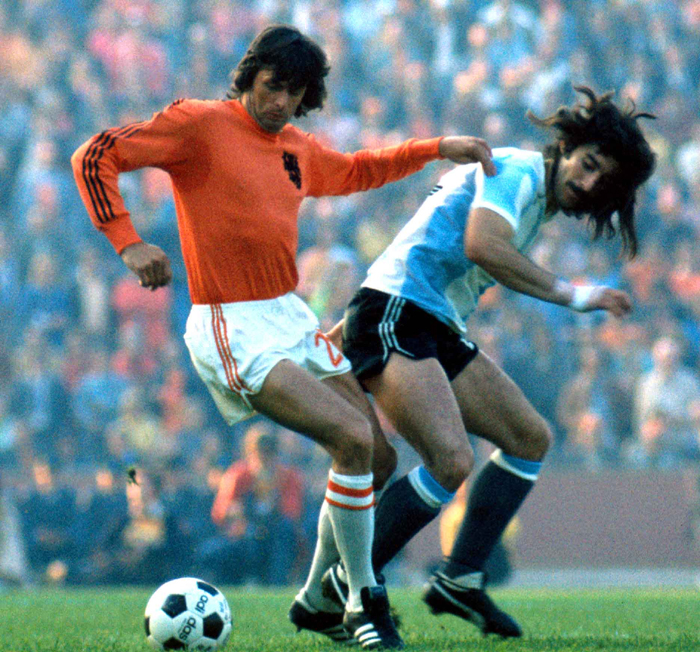 Đội h&igrave;nh 11 cầu thủ vĩ đại nhất mọi thời đại của ĐT H&agrave; Lan