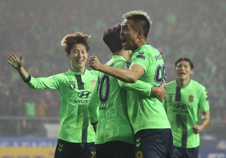 Busan IPark 1-2 Jeonbuk Motors: B&agrave;n thắng v&agrave;ng ph&uacute;t 90+3