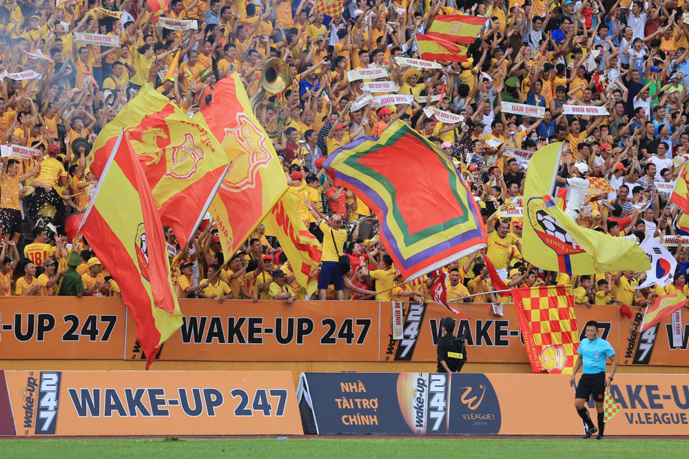 Nam Định mở cửa s&acirc;n vận động, HAGL nằm tr&ecirc;n &ldquo;chảo lửa&rdquo;