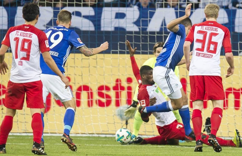 Dự đo&aacute;n Schalke vs Augsburg (18h30 24/5) bởi chuy&ecirc;n gia Matt Law