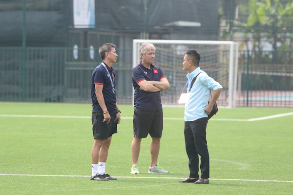 VFF gấp r&uacute;t t&igrave;m gi&aacute;m đốc kỹ thuật b&oacute;ng đ&aacute; Việt Nam