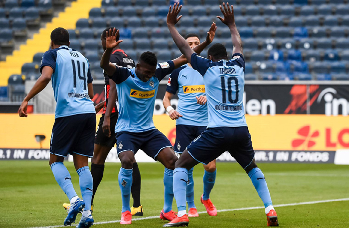 Freiburg vs Mgladbach (1h30 6/6): Thời cơ bứt ph&aacute;