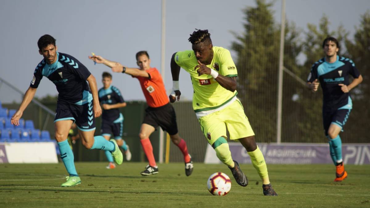 Elche vs Albacete, 2h45 ng&agrave;y 14/7: Kh&aacute;ch s&aacute;ng nước