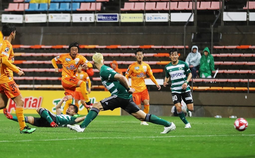 Mito Hollyhock vs Matsumoto Yamaga, 17h ng&agrave;y 15/7: &Aacute;p lực v&ocirc; h&igrave;nh