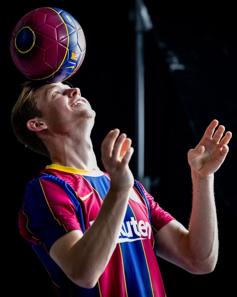 &Aacute;o đấu mới Barca m&ugrave;a b&oacute;ng 2021 bao giờ b&aacute;n ở Việt Nam?