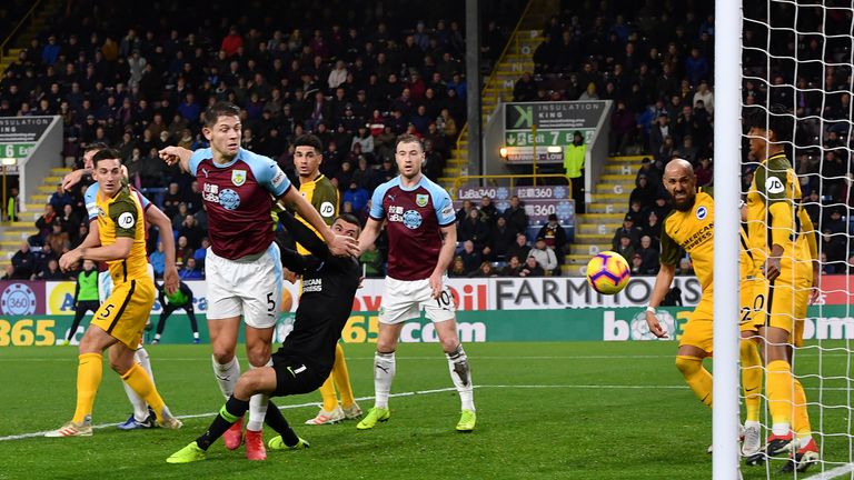 Burnley vs Brighton (22h 26/7): Giữ lại 3 điểm