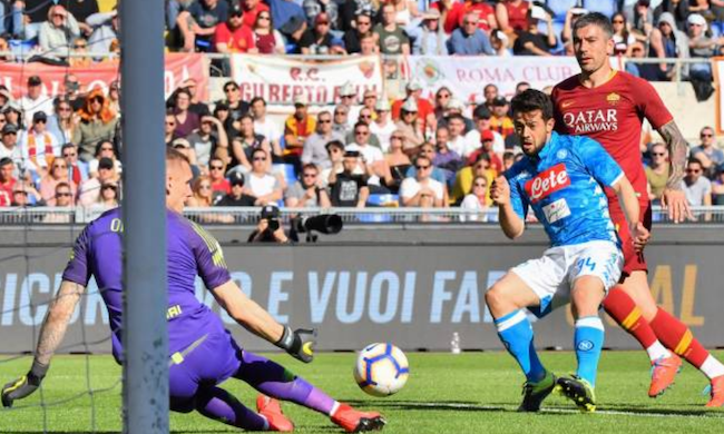 Napoli vs Roma (2h45 6/7): San bằng khoảng c&aacute;ch