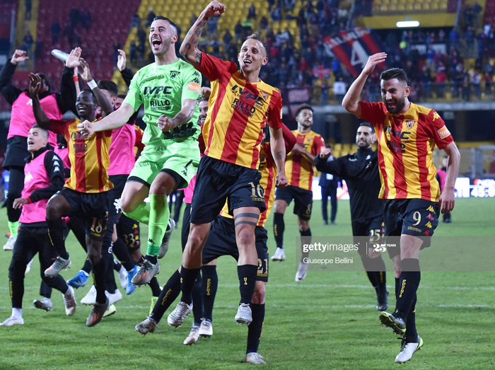 CLB Benevento l&ecirc;n hạng Serie A m&ugrave;a sau 2020/21 c&oacute; g&igrave; đặc biệt?
