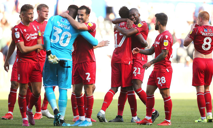 Nottingham Forest vs Swansea, 0h ng&agrave;y 16/7: Bắn hạ Thi&ecirc;n nga?