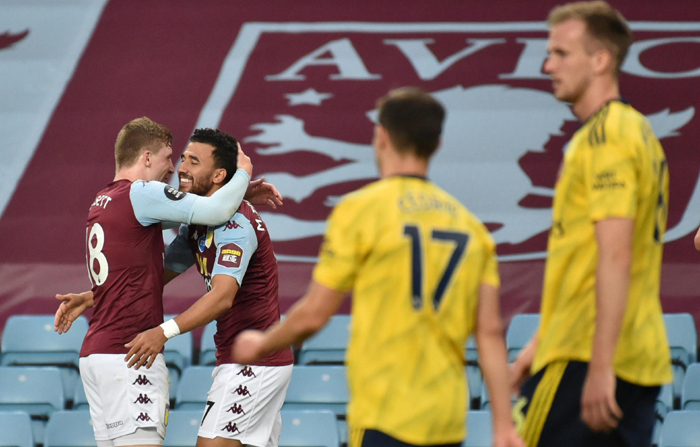 West Ham vs Aston Villa (22h 26/7): Đến lượt The Villa trụ hạng?
