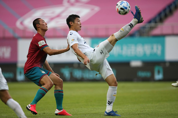 Daejeon Citizen vs Jeju United, 17h ng&agrave;y 26/7: Đ&ograve;i nợ?