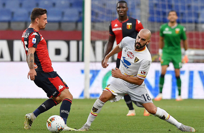 Genoa vs Hellas Verona (1h45 3/8): Tho&aacute;t hiểm ph&uacute;t cuối?
