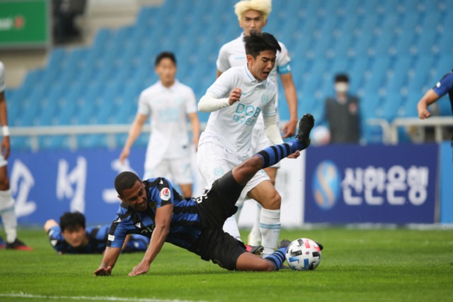 Suwon Bluewings vs Seongnam FC, 17h00 ng&agrave;y 19/7: Chia điểm