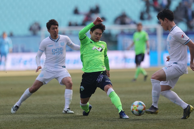 Jeonbuk Hyundai vs Gangwon FC, 17h00 ng&agrave;y 30/8: Thắng kh&ocirc;ng dễ