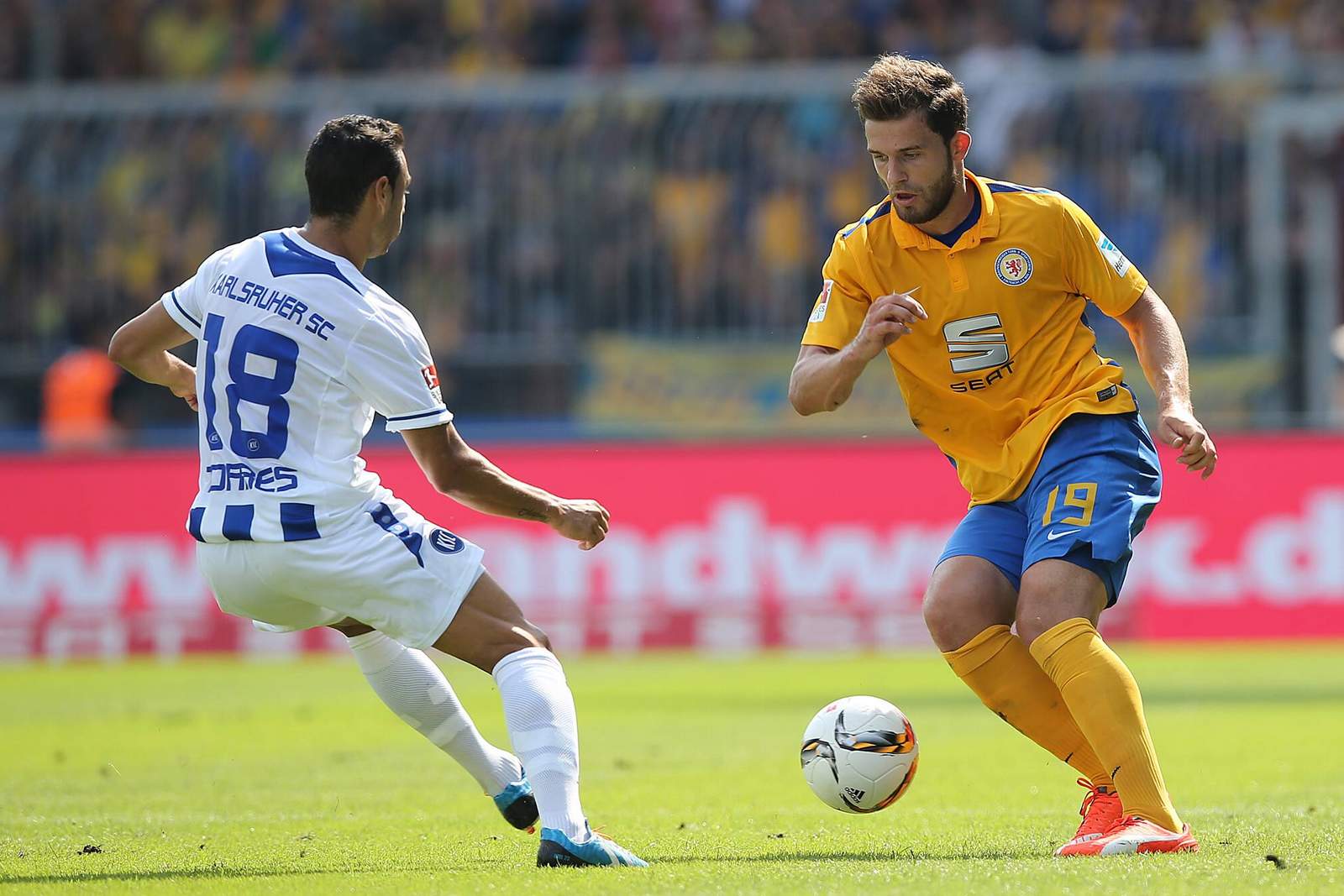 Braunschweig vs Karlsruher, 19h00 ng&agrave;y 21/11: Ra khỏi v&ugrave;ng nguy hiểm