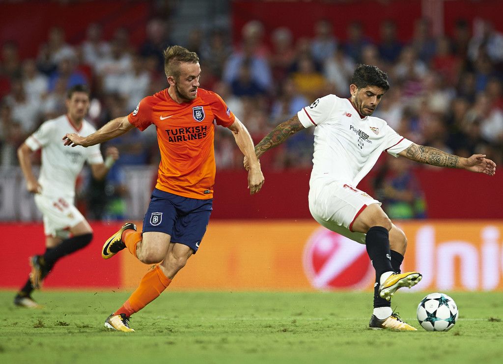 Kobenhavn vs Istanbul Basaksehir (23h55 5/8): Chủ nhường v&eacute;?