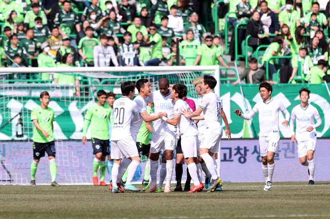 Daegu vs Jeonbuk Hyundai, 18h00 ng&agrave;y 8/8: B&aacute;m đuổi