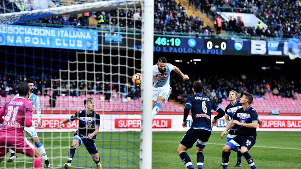 Napoli vs Pescara, 23h ng&agrave;y 11/9: Địa chấn ở San Paolo?