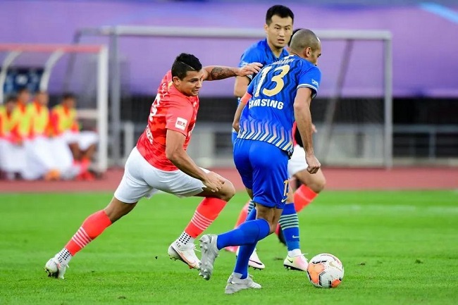 Jiangsu Suning vs Guangzhou Evergrande, 17h00 ng&agrave;y 24/9: Kh&oacute; thắng