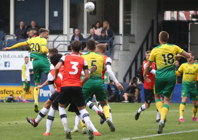 Luton Town vs Norwich, 21h ng&agrave;y 5/9: Vặt l&ocirc;ng Ho&agrave;ng yến