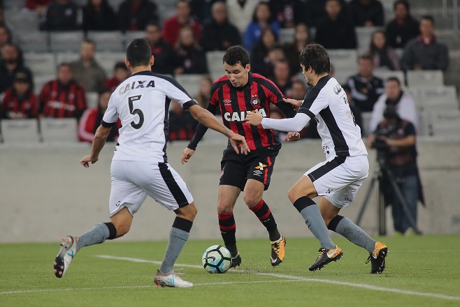 Athletico Paranaense vs Botafogo, 5h30 ng&agrave;y 10/9: Kh&aacute;ch ph&aacute; dớp