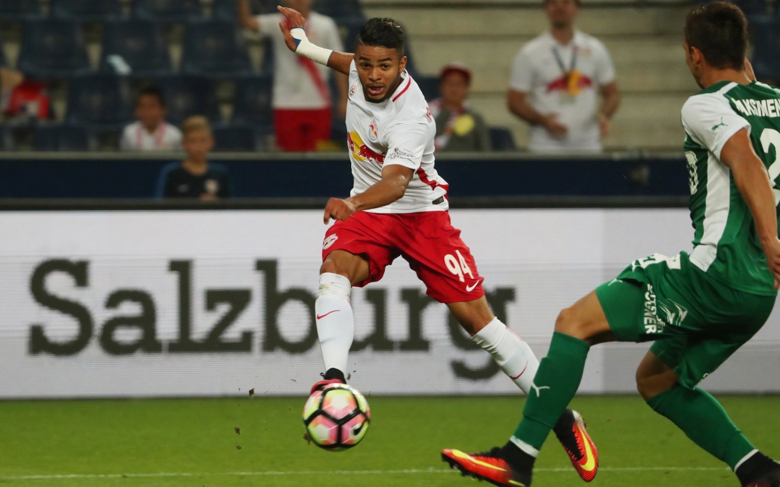 Bregenz vs RB Salzburg, 1h25 ng&agrave;y 10/9: Một trời một vực