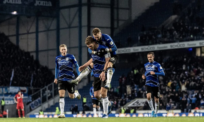 Eintracht Frankfurt vs Bielefeld (20h30 19/9): Kỷ niệm bỏ qu&ecirc;n