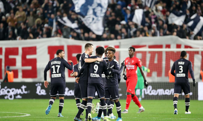 Pau vs Bordeaux (2h55 17/1): Cuộc chiến kh&ocirc;ng c&acirc;n sức