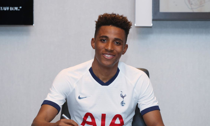 Jose Mourinho c&ocirc;ng khai y&ecirc;u cầu Tottenham chi&ecirc;u mộ tiền đạo