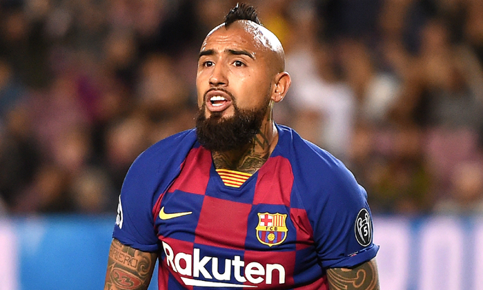 Chưa chia tay Barcelona, Arturo Vidal đ&atilde; &lsquo;đ&ograve;i qu&agrave;&rsquo; v&agrave; c&aacute;i kết