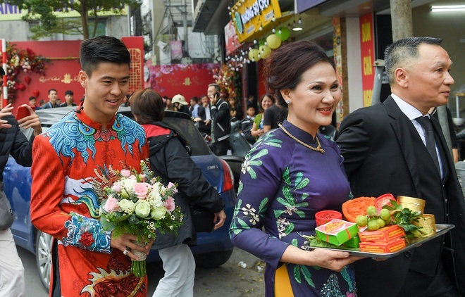 Ch&ugrave;m ảnh: Duy Mạnh, Quỳnh Anh rạng ngời trong lễ ăn hỏi