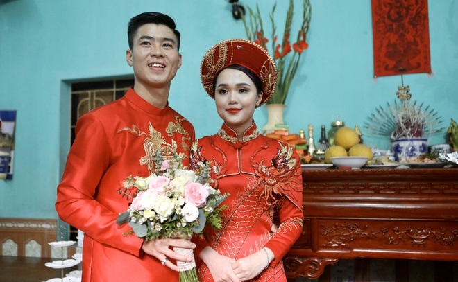 Ch&ugrave;m ảnh: Duy Mạnh, Quỳnh Anh rạng ngời trong lễ ăn hỏi