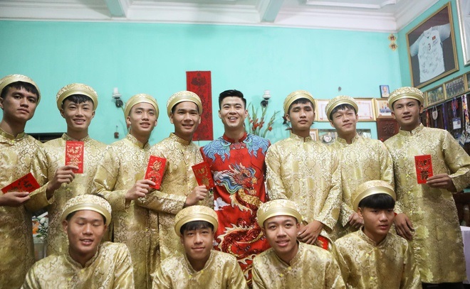 Ch&ugrave;m ảnh: Duy Mạnh, Quỳnh Anh rạng ngời trong lễ ăn hỏi