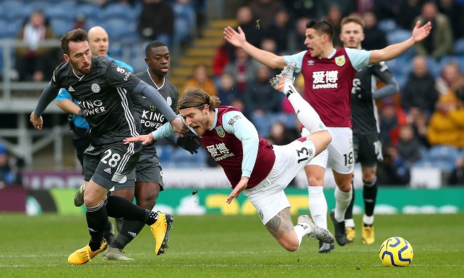 Kết quả Burnley 2-1 Leicester City: Ngược d&ograve;ng ngoạn mục may mắn