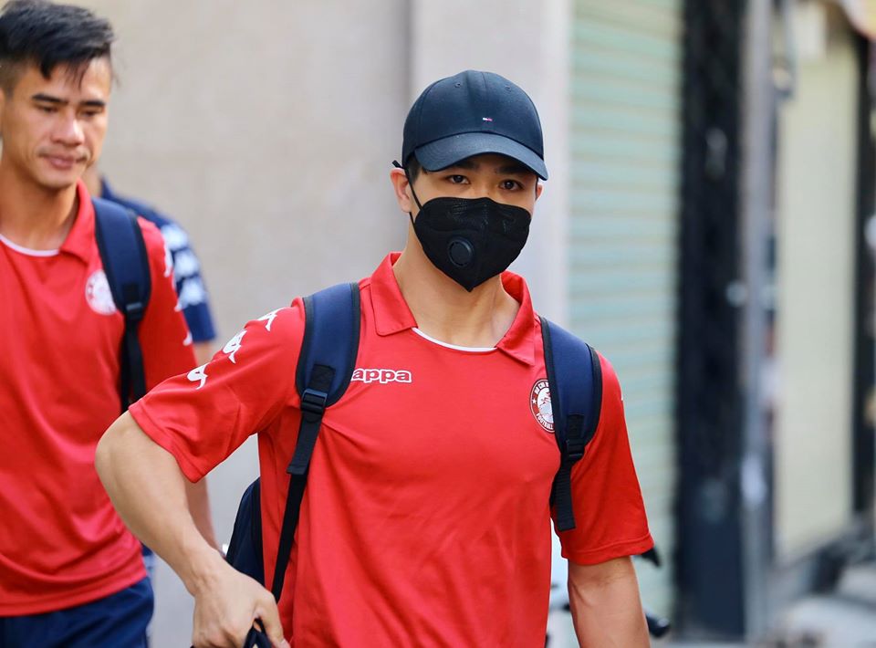 C&ocirc;ng Phượng ủ rũ trong ng&agrave;y hội qu&acirc;n c&ugrave;ng TP HCM